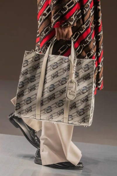 Look 26